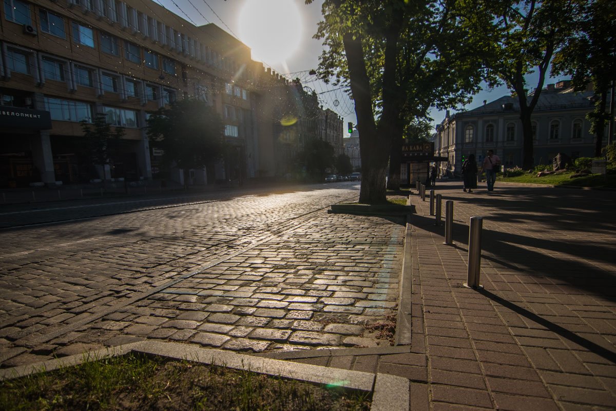 В Киеве отремонтируют улицу Богдана Хмельницкого В Киеве отремонтируют улицу Богдана Хмельницкого