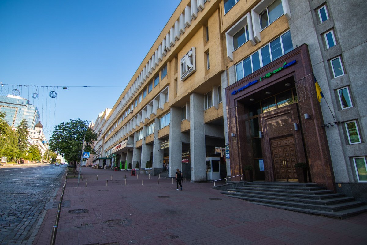 Улица является одной из центральных в столице Улица является одной из центральных в столице