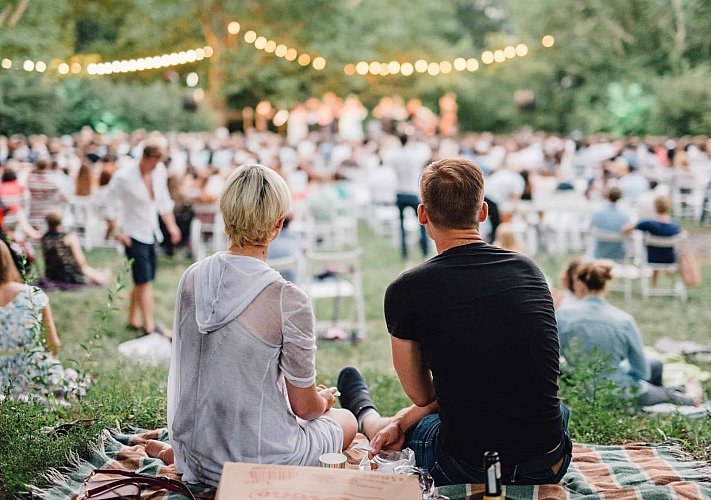 Идеальное место для свиданий, приятных встреч и задушевных разговоров Идеальное место для свиданий, приятных встреч и задушевных разговоров