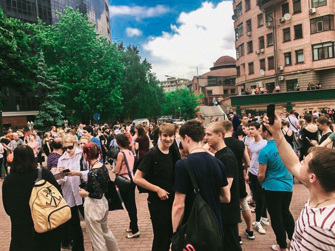 На месте работают спецслужбы На месте работают спецслужбы