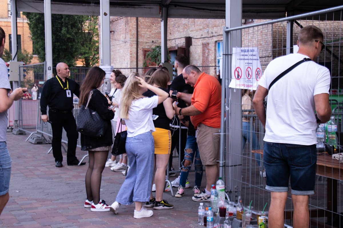 В четверг, 30 мая, в Арт-заводе Платформа состоялся первый в Украине концерт музыканта, известного как Тима Белорусских