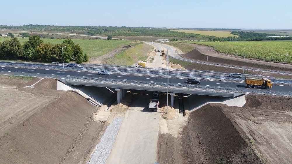 Сейчас новый мост уже введен в эксплуатацию