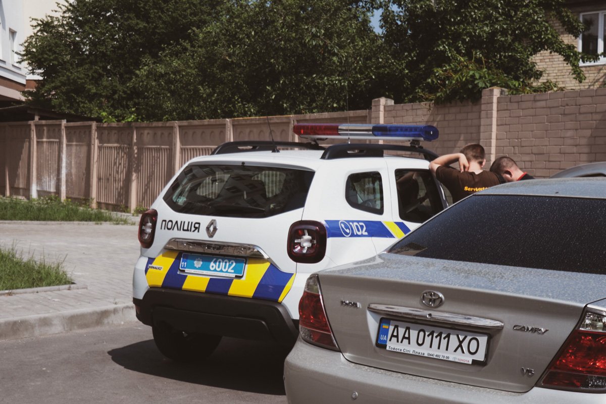 На месте события работал наряд патрульной полиции, следственно-оперативная группа и карета «скорой» На месте события работал наряд патрульной полиции, следственно-оперативная группа и карета «скорой»