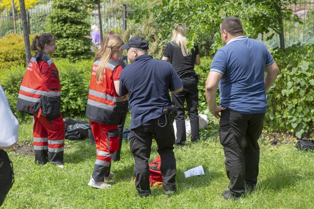 В ботаническом саду имени Фомина в Киеве внезапно погиб мужчина В ботаническом саду имени Фомина в Киеве внезапно погиб мужчина