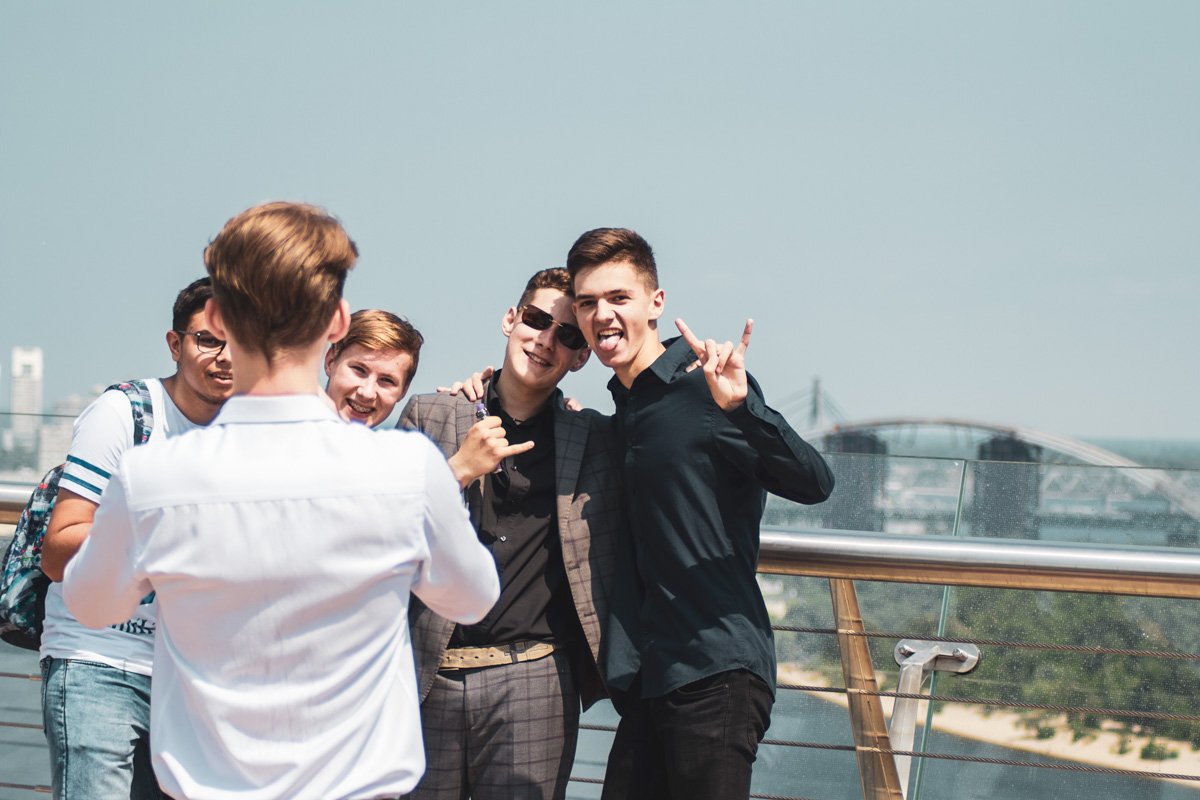 Такие моменты должны остаться в памяти и в телефоне