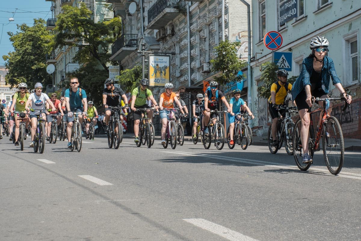 В 11:15 участники мероприятия стартовали с Софийской площади