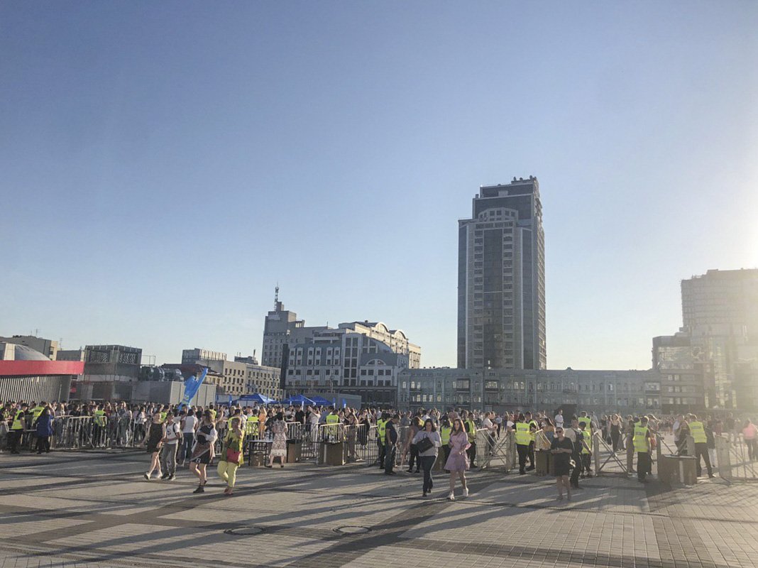 Для каждой фан-зоны открыт отдельный вход, что избавляет от очередей 