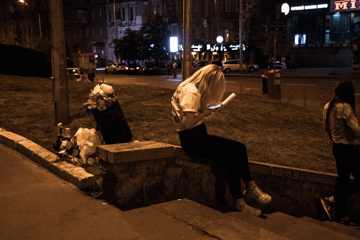 Урны не справились с количеством мусора