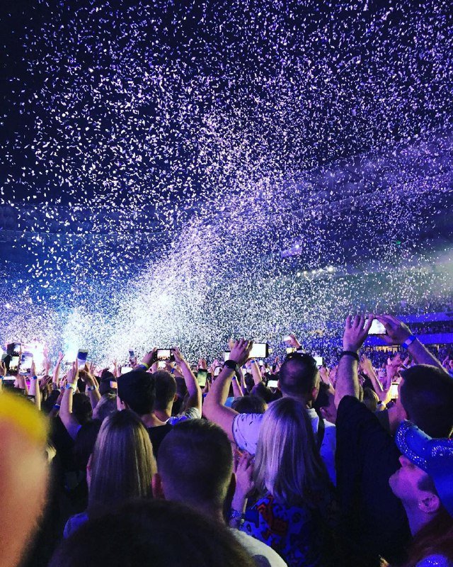 А телефоны - крутыми фотками! Фото: @anastasi_smolik А телефоны - крутыми фотками! Фото: @anastasi_smolik