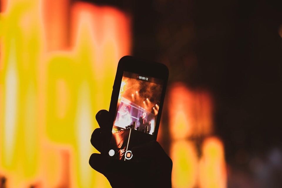 Он исполнил хиты из нового альбома, старые хиты, и песни, которые спел дуэтом с Надей Дорофеевой, Лидой Ли и Ниной Матвиенко