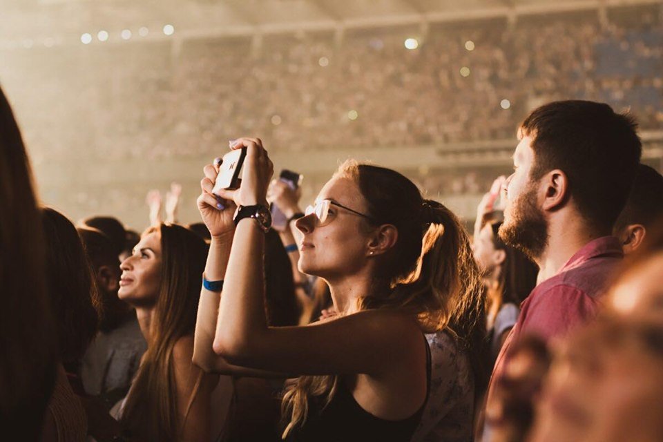 Также Монатик поздравил всех с Днем защиты детей и зачитал «Моим»