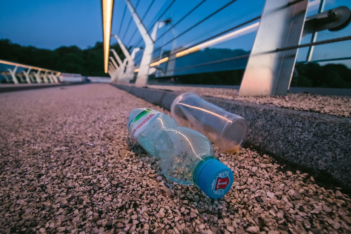 Стеклянный пол закрыт, зато появился пластиковый 