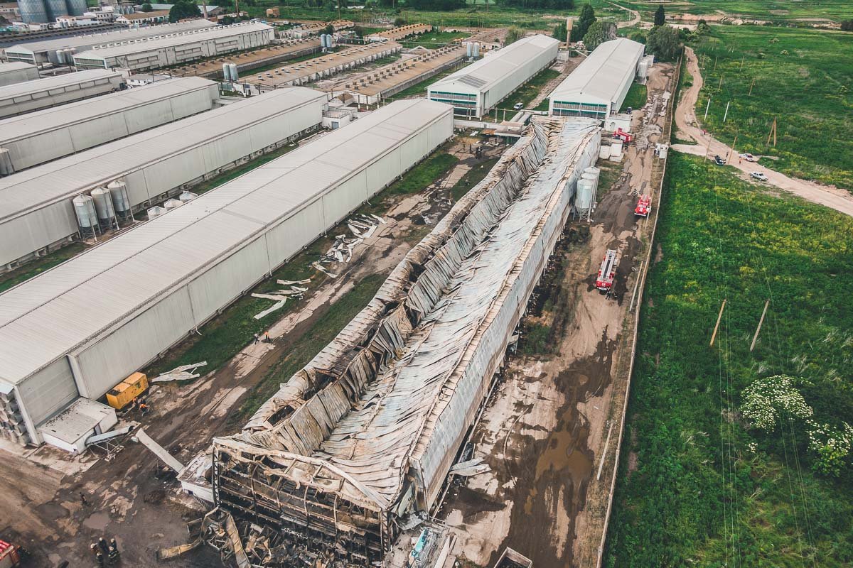 Всего пожар бушевал в течение трех часов