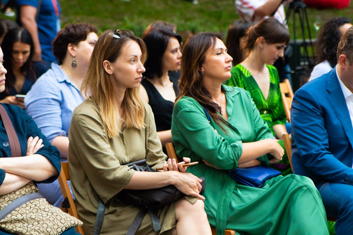 Дело в том, что хэштегом всего проекта является #ВартоЖити, то есть проживать свою жизнь на 100% несмотря на диагноз