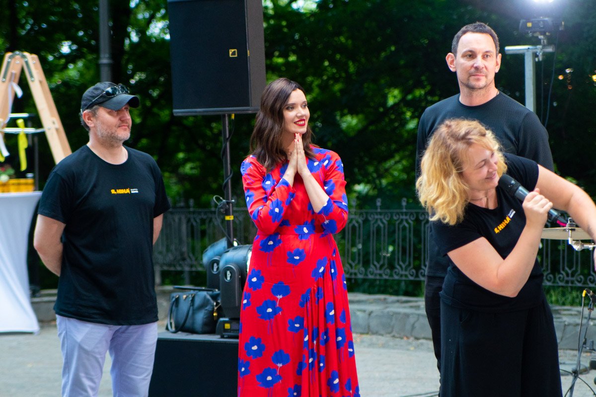 Главные роли помимо самой Янины Соколовой также исполнит солист "Другої ріки" Валерий Харчишин и актриса Валерия Ходос