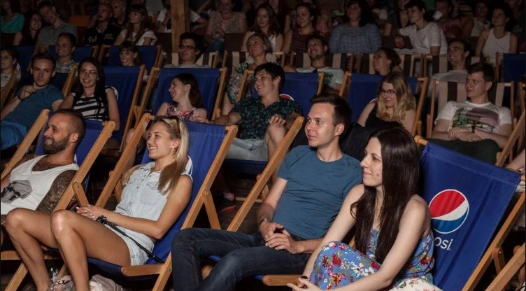 Хороший стендап на берегу Днепра автоматически становится еще лучше