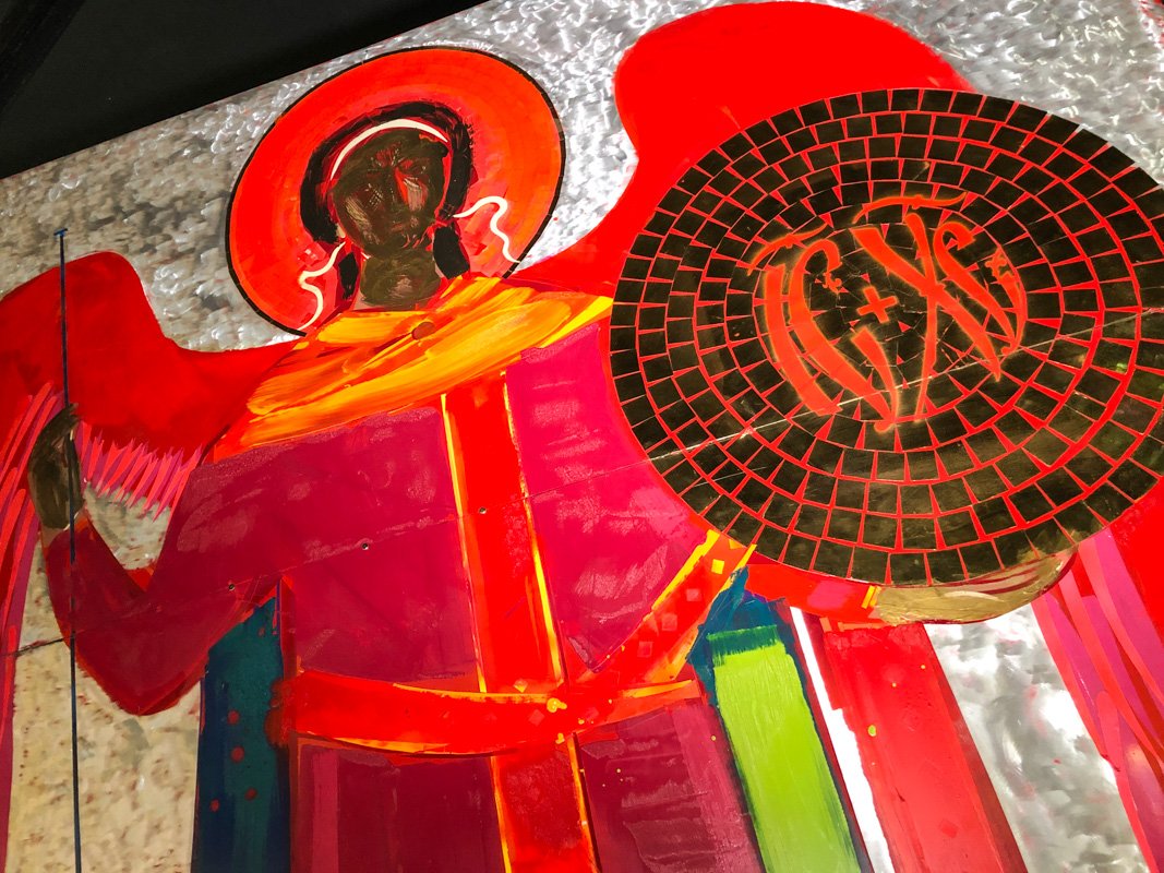 Такие смелые и яркие цвета выглядят необычно в таком контексте