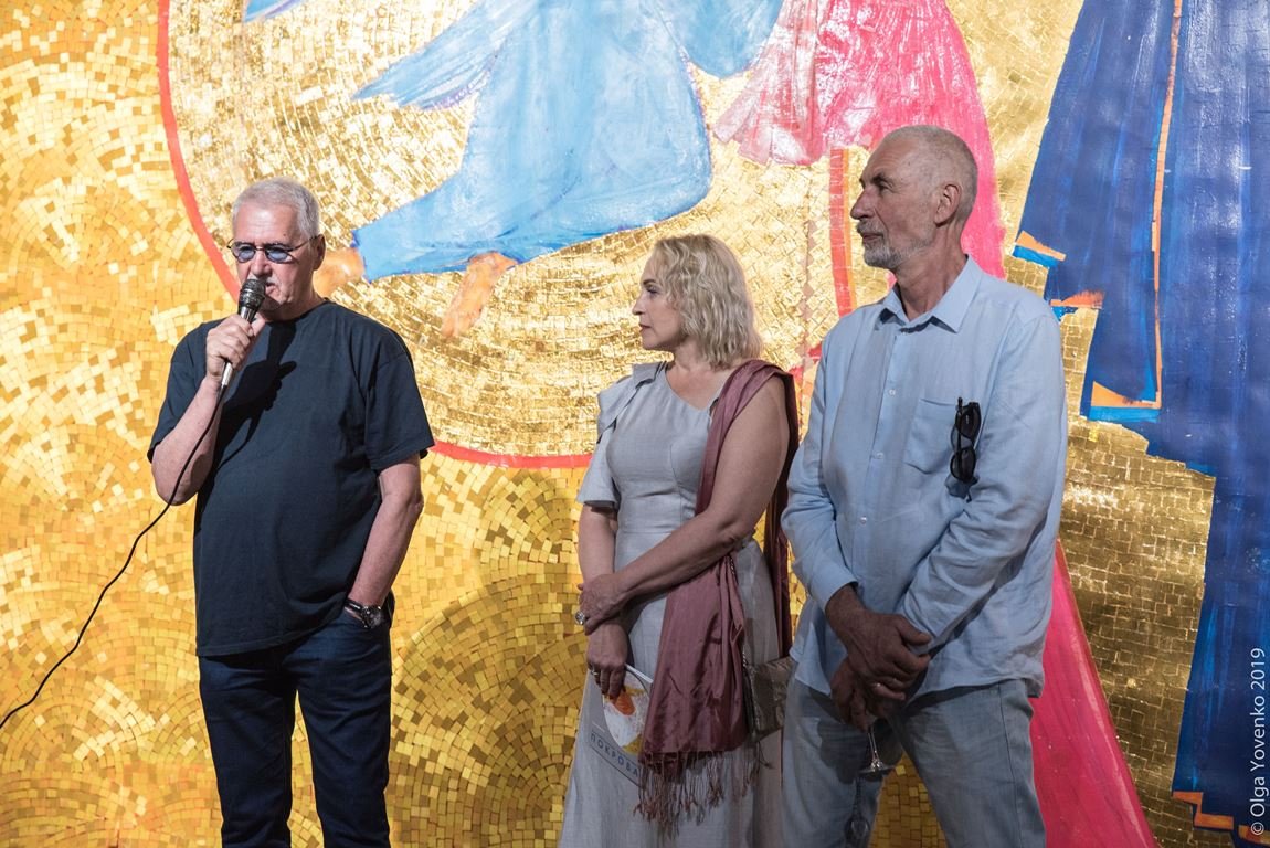 Олеся Авраменко, куратор проекта, вместе с мастерами - Анатолием Криволапом и Игорем Ступаченко