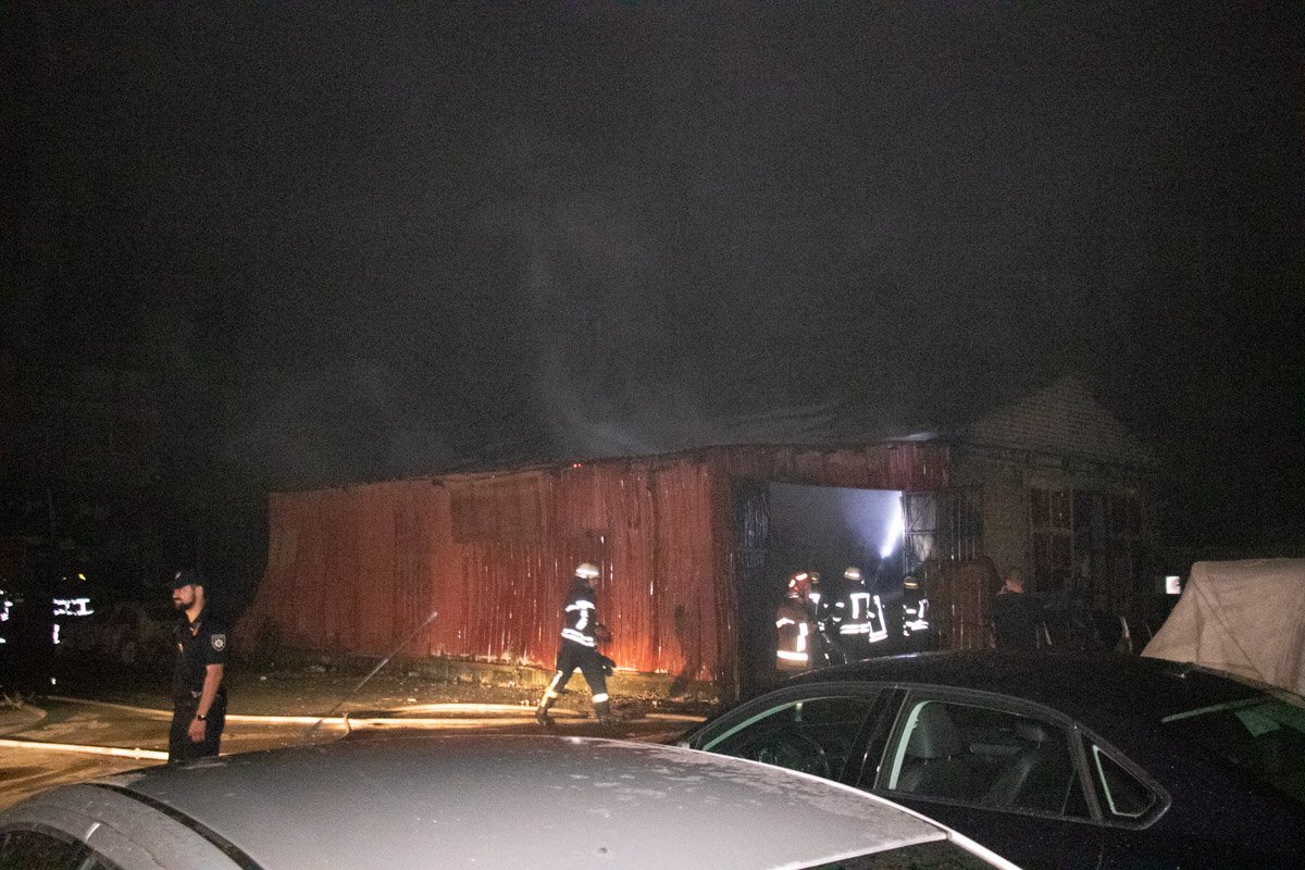 Пожар распространился на площадь около 120 квадратных метров 