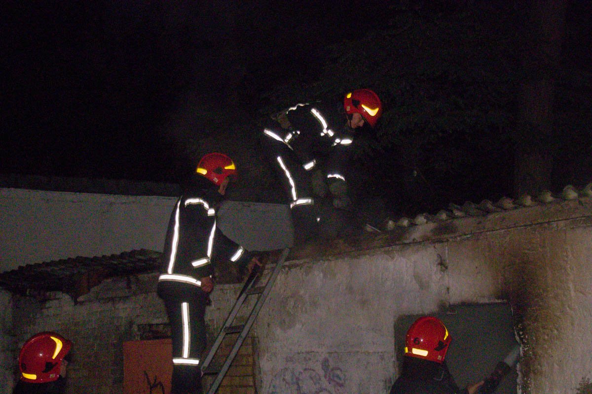 Предварительно, в помещении часто ночевали бездомные Предварительно, в помещении часто ночевали бездомные