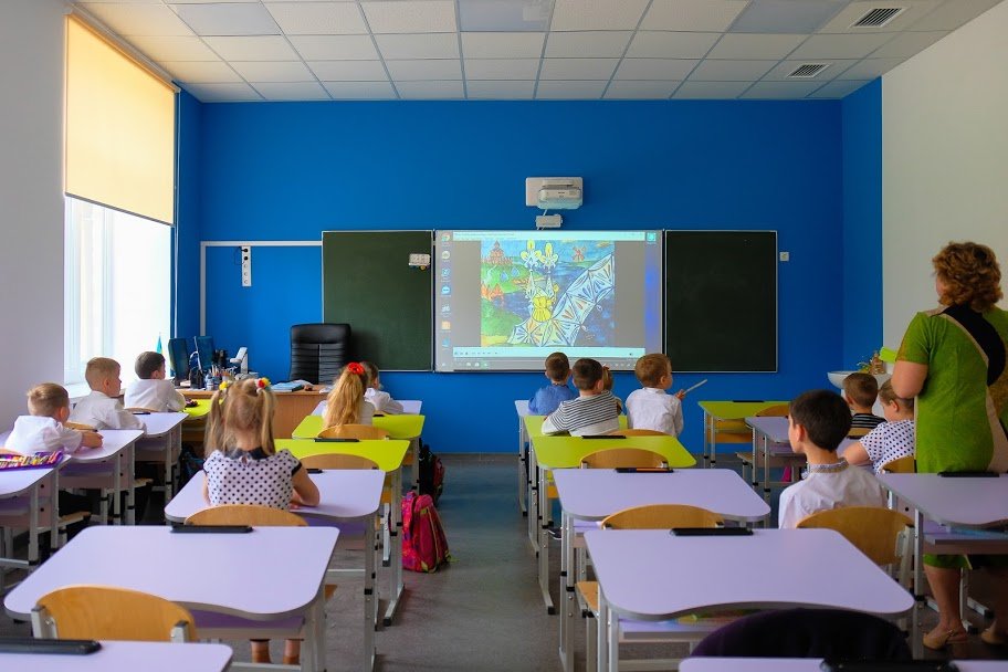 От школьных туалетов до неправильных глаголов на лестницах: реконструкция образования на примере Днепропетровской области 11