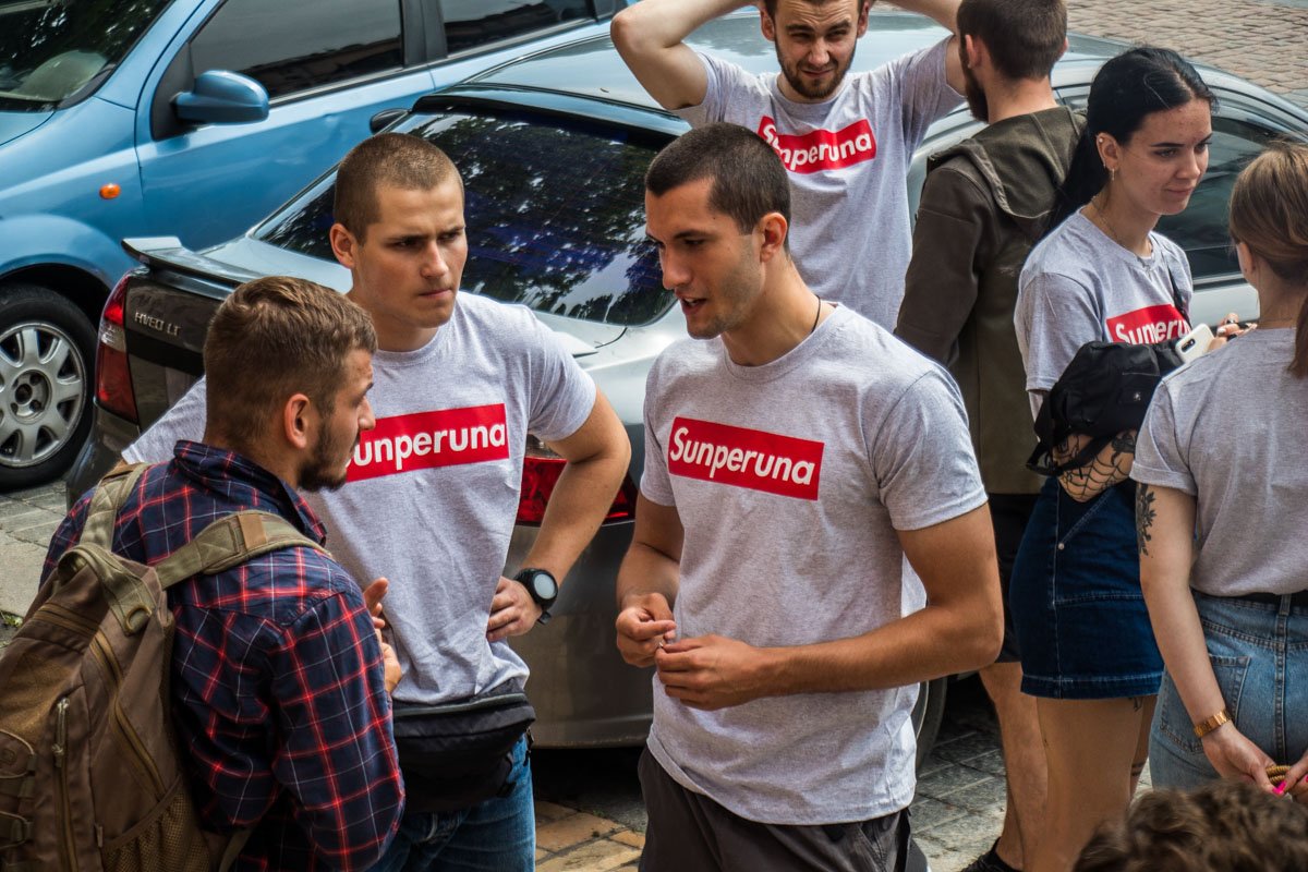 Многие прохожие подумали, что где-то в центре города пожар