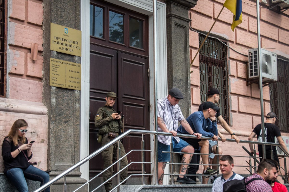 По этой причине с Сергеем судятся уже третий год