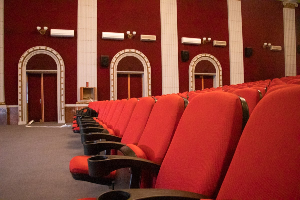 Кинозалы находятся в хорошем состоянии, никаких следов затопления Кинозалы находятся в хорошем состоянии, никаких следов затопления