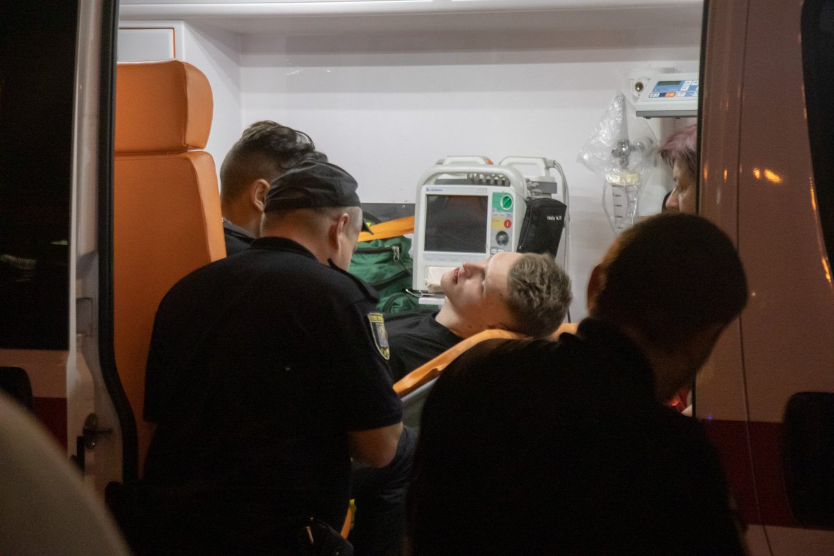 Парень получил травму руки и был госпитализирован