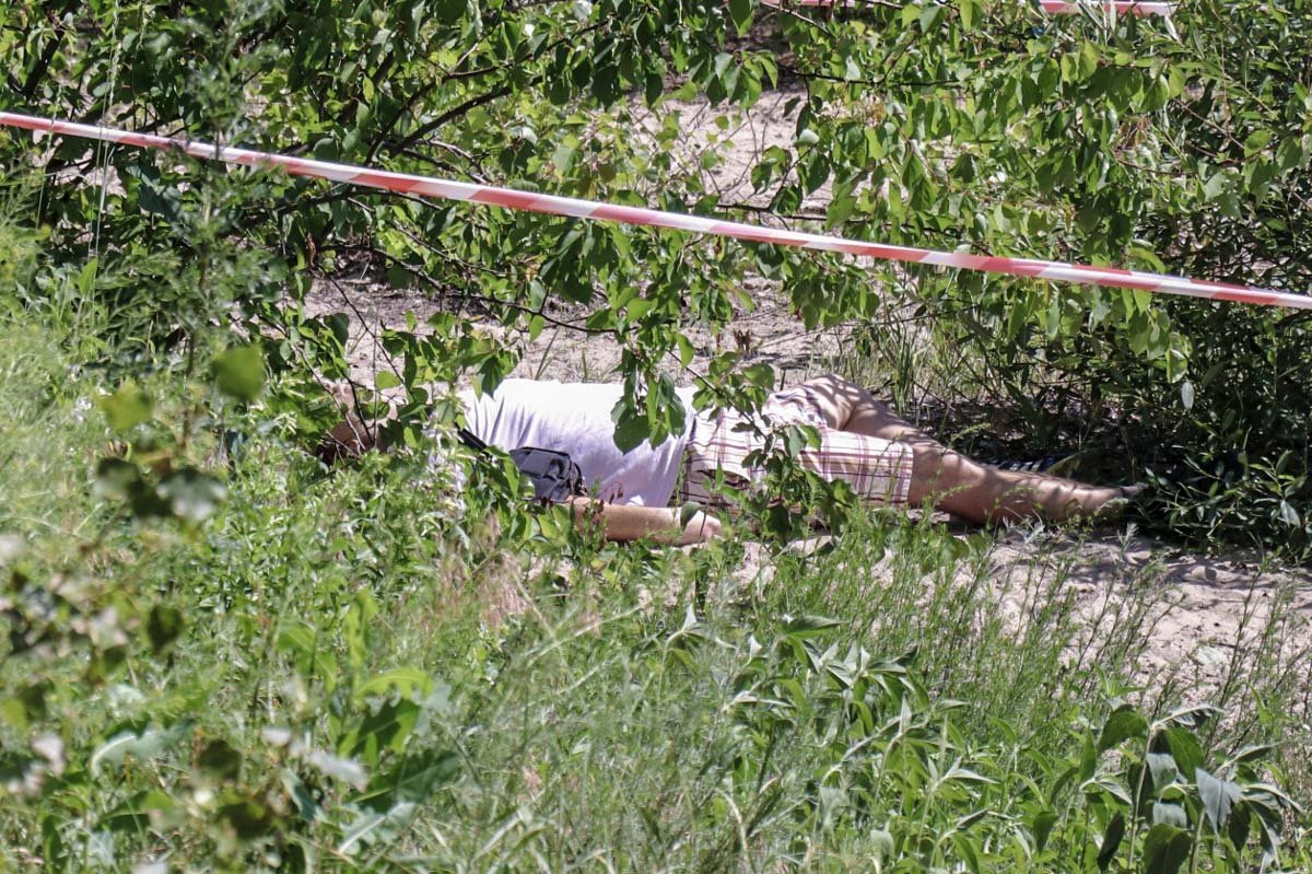 В субботу, 8 мая, на пляже Троещины местные жители обнаружили труп мужчины