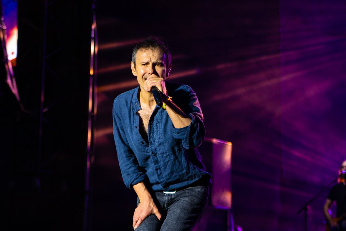 Вакарчук исполнил его самые известные песни