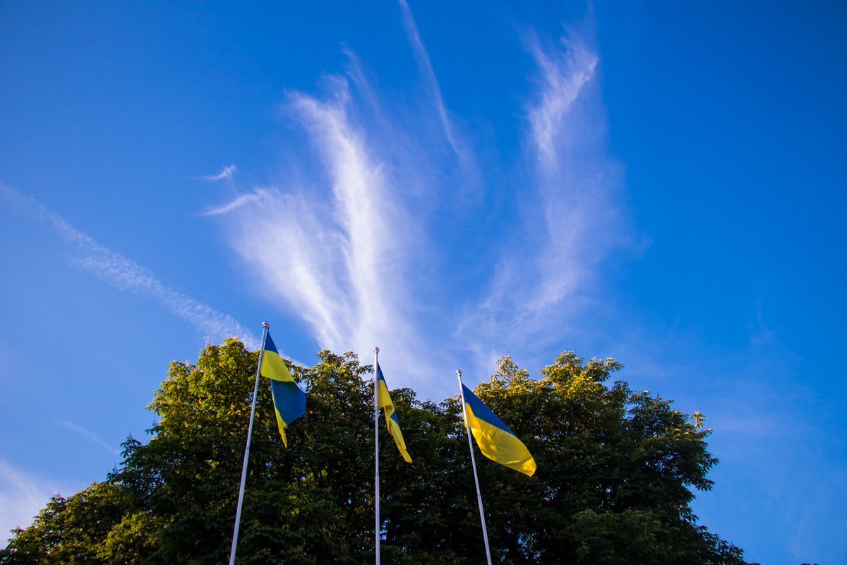 Ну и как не обратить внимание на особенно "рельефное" сегодня утреннее небо Ну и как не обратить внимание на особенно "рельефное" сегодня утреннее небо