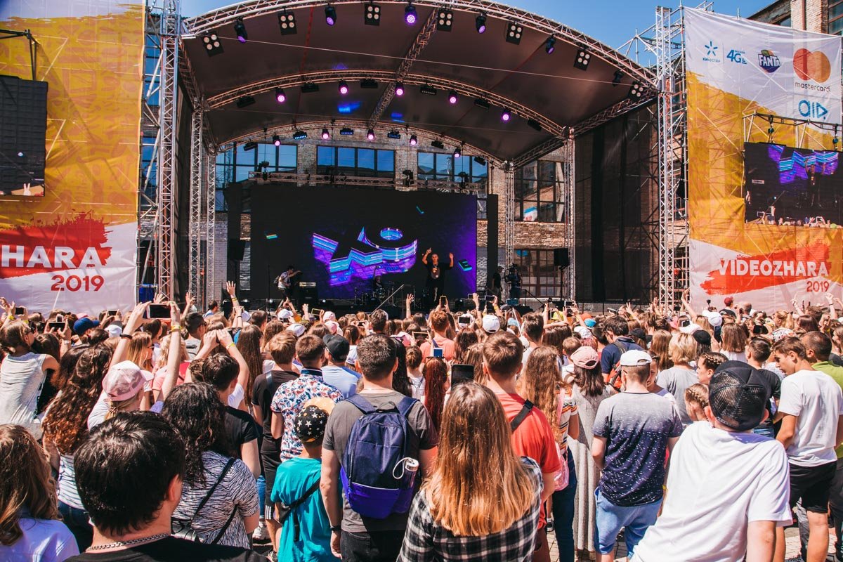 Всех фестивальщиков ждал крутой концерт Всех фестивальщиков ждал крутой концерт