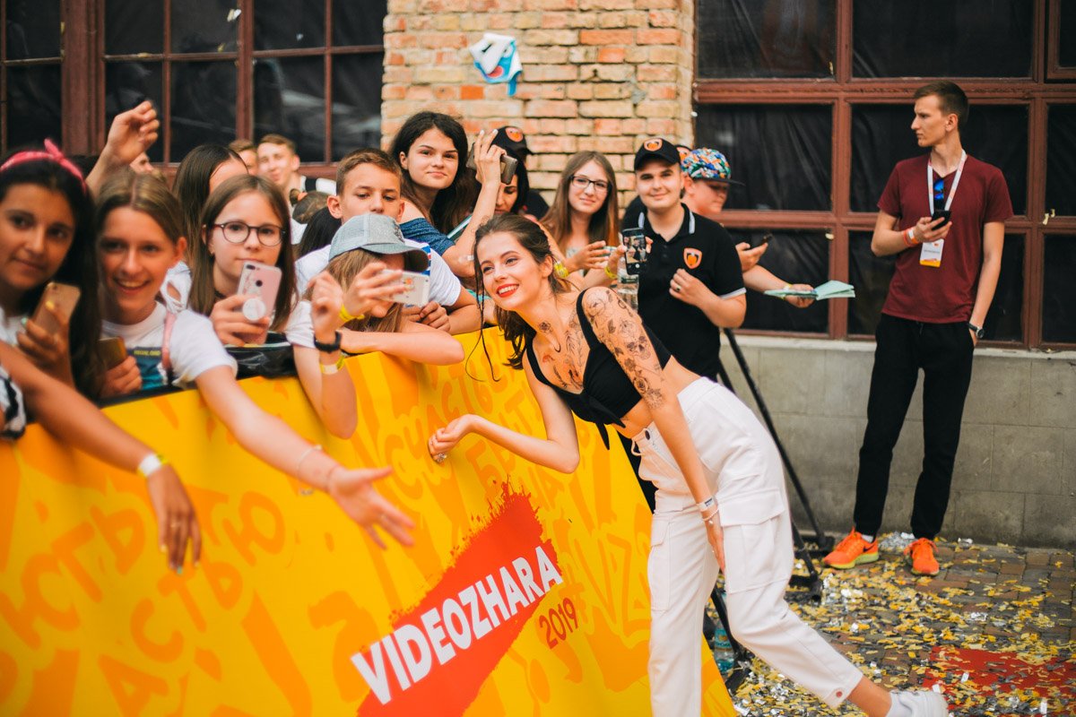 Дождались! @diva_olivka ин да хаус! У нее 1,5 миллиона подписчиков Дождались! @diva_olivka ин да хаус! У нее 1,5 миллиона подписчиков