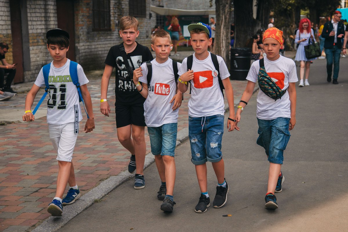 Юные фанаты YouTube Юные фанаты YouTube