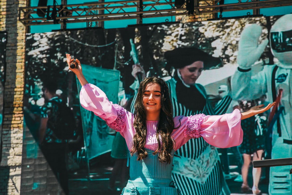 Анна Тринчер имеет в Instagram 751 тысячу подписчиков Анна Тринчер имеет в Instagram 751 тысячу подписчиков