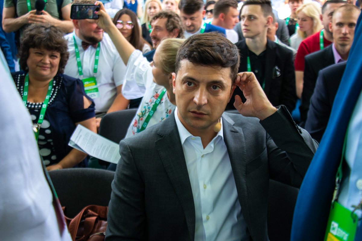 Владимир Зеленский также прибыл на съезд и представил программу партии 