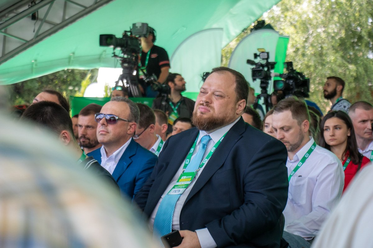В список кандидатов попал и официальный представитель Зеленского Руслан Стефанчук 