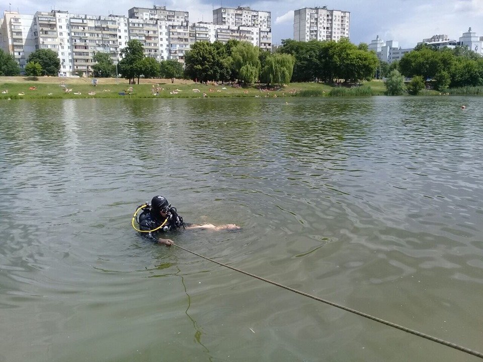 В Киеве в озере Радужное утонул 16-летний подросток 