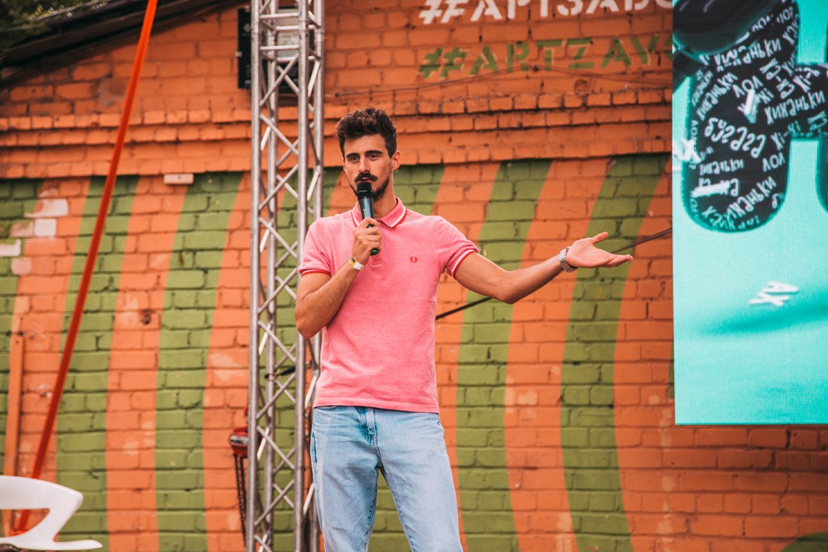 Антон Мурафа - блогер Youtube Антон Мурафа - блогер Youtube