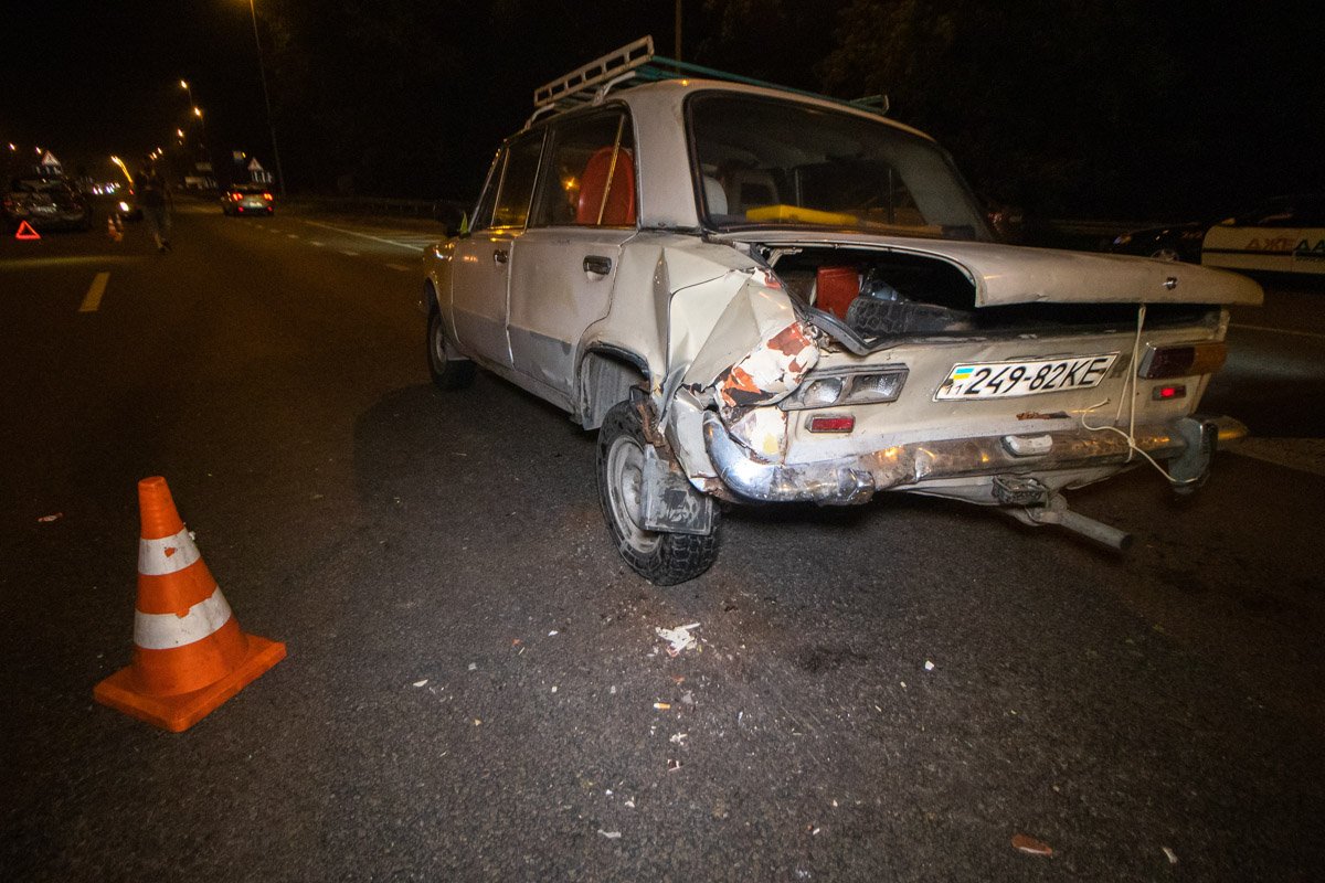 На месте работали медики, сотрудники полиции и следственно-оперативная группа