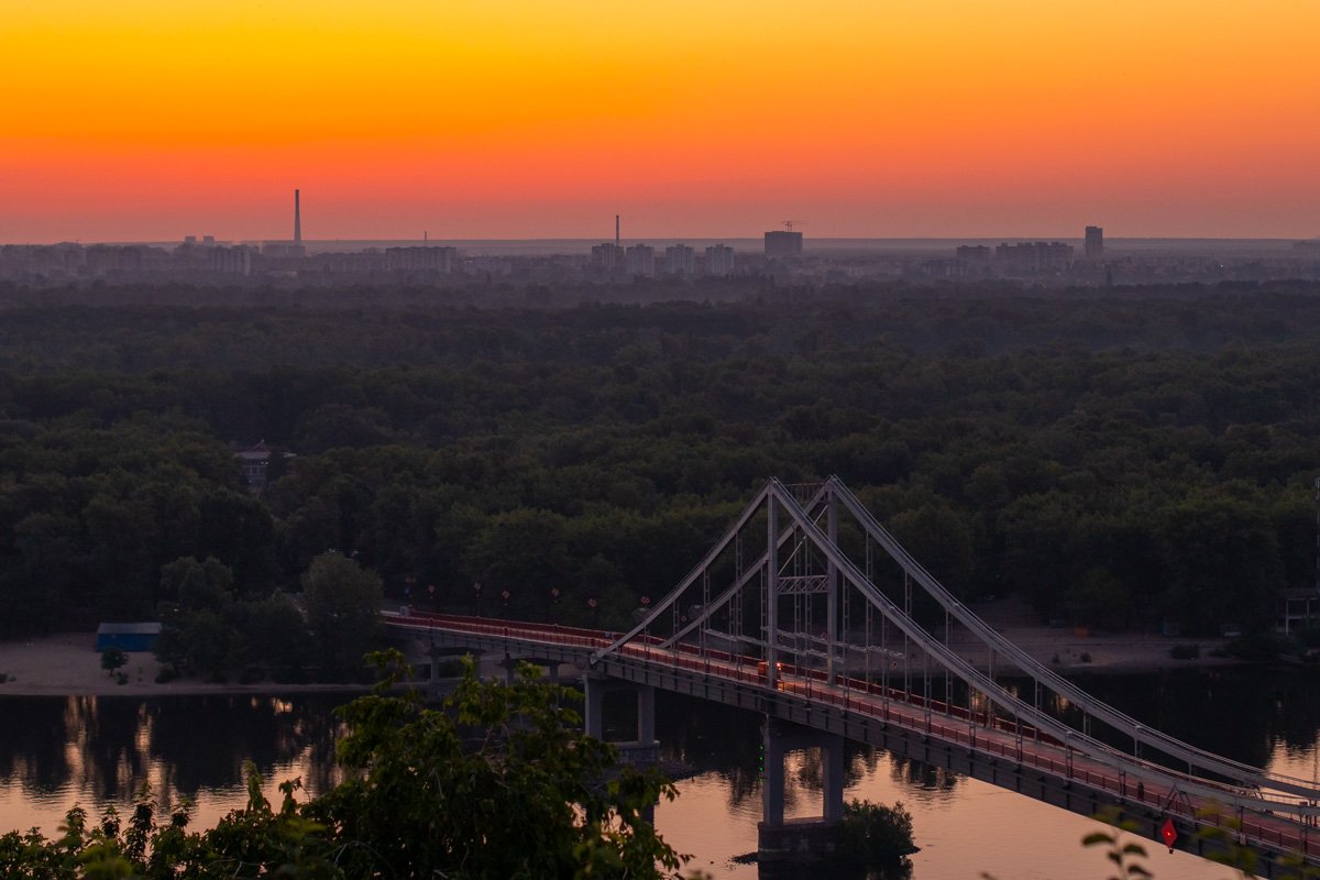 А его величество очаровывает и вдохновляет