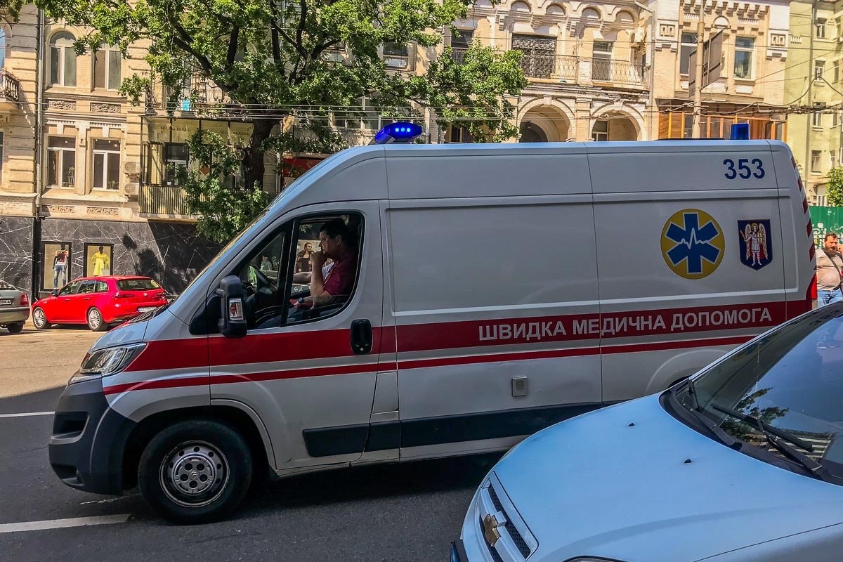 Там котором находится Конституционный Суд Украины, где рассматривают дело о роспуске Верховной Рады Там котором находится Конституционный Суд Украины, где рассматривают дело о роспуске Верховной Рады