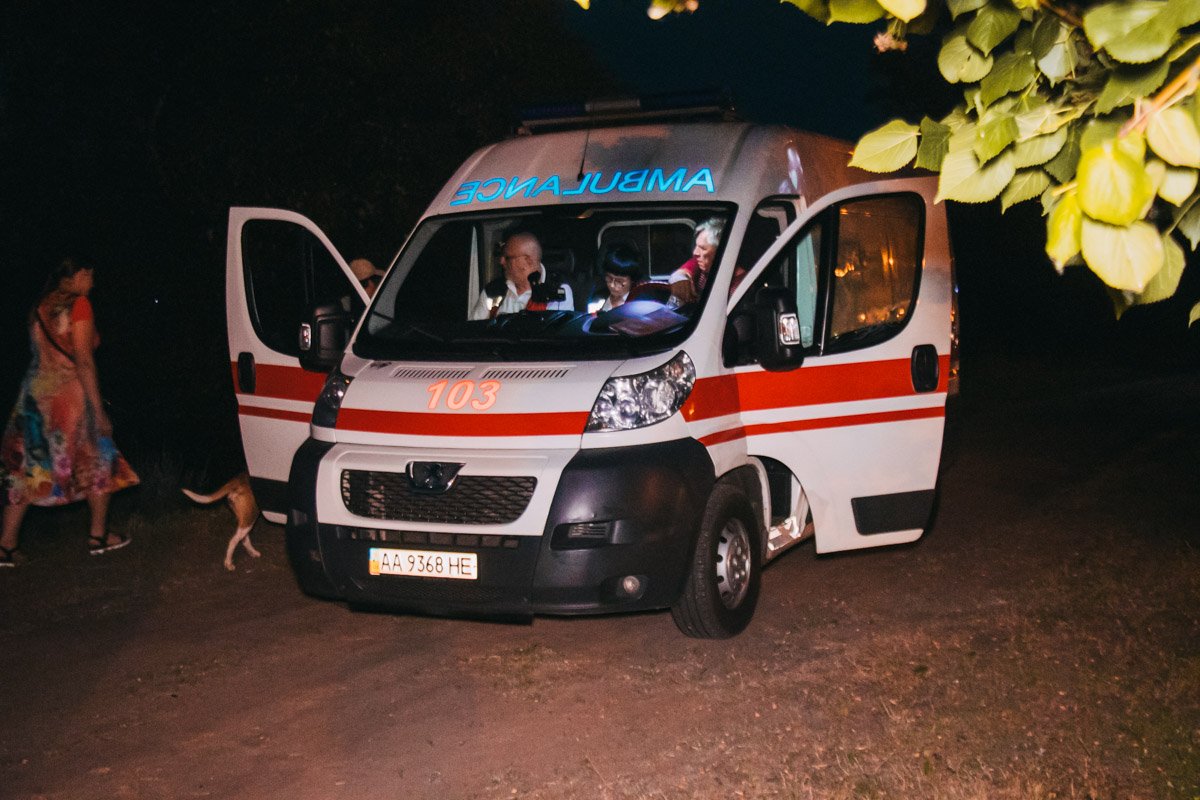 Через короткий промежуток времени его тело обнаружили на дне озера Через короткий промежуток времени его тело обнаружили на дне озера