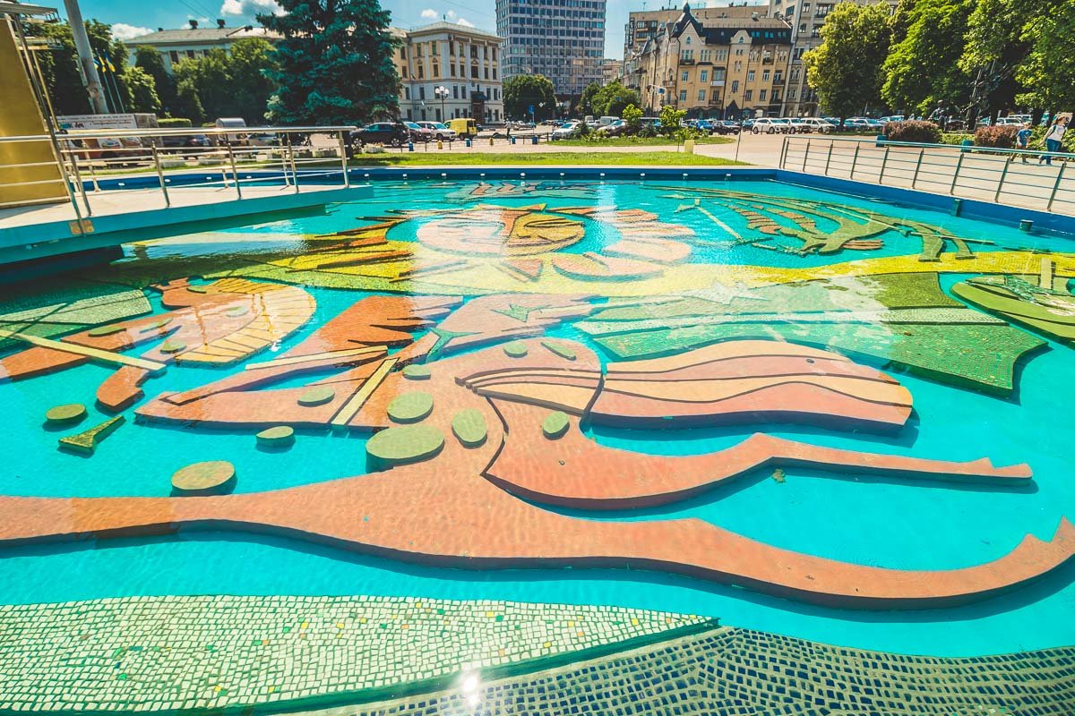 По воде в таком фонтане захотел бы пройтись даже Иисус