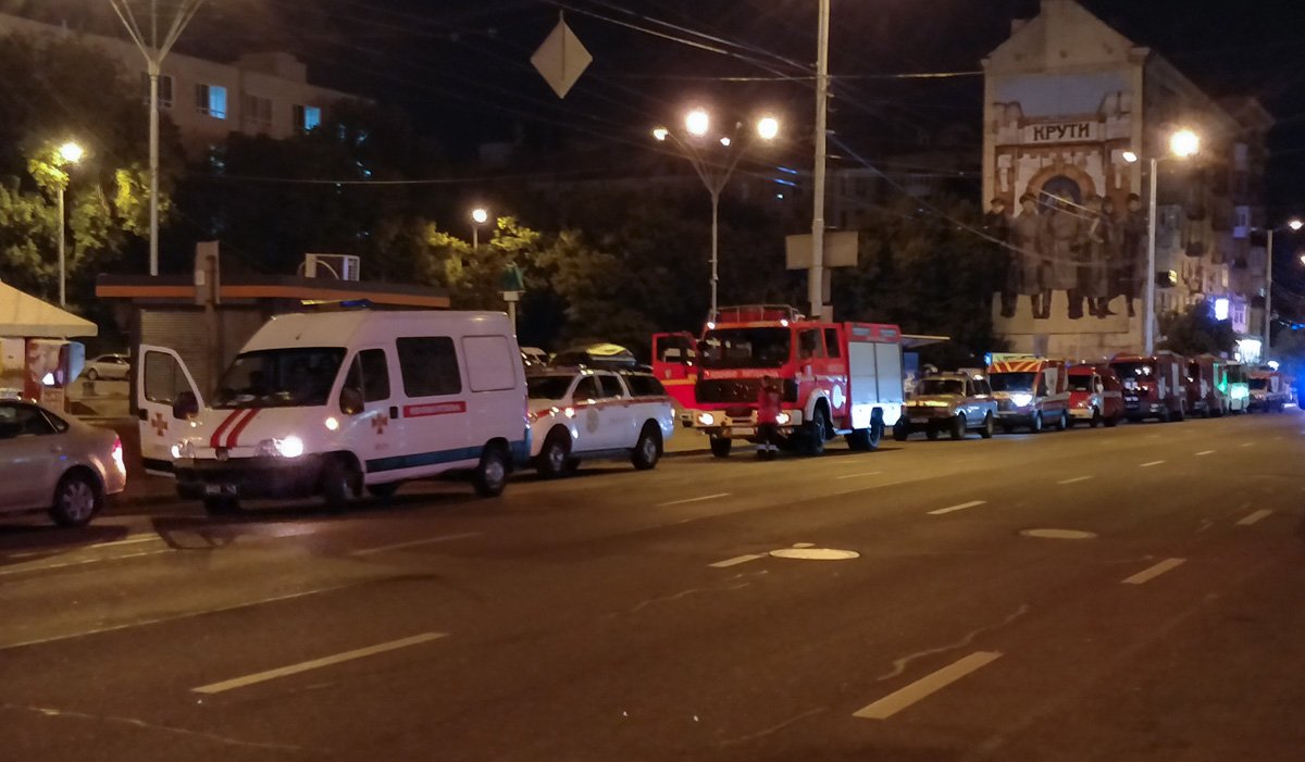 В ночь на 13 июня в Киеве на станции метро «Дворец Украина» прошли полномасштабные спасательных служб