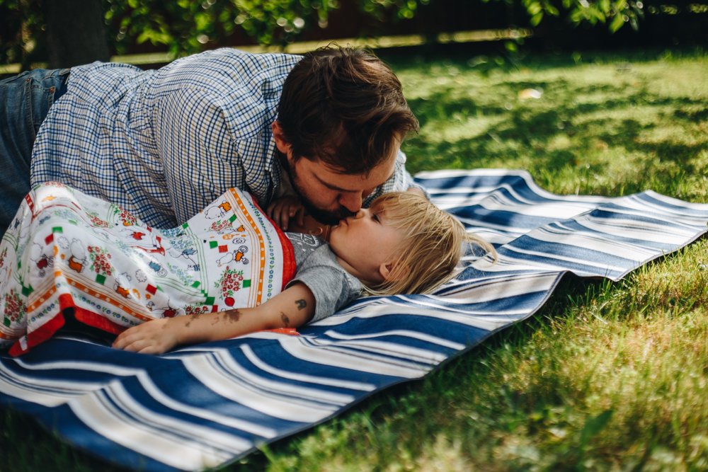 Папы любят отдыхать на природе Папы любят отдыхать на природе