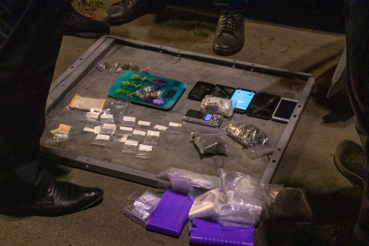 Все доказательства были описаны и изъяты для дальнейшего разбирательства