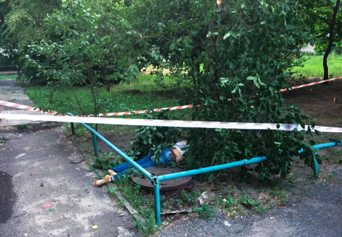 В ночь на 14 июня в Киеве по адресу Русановская набережная, 20 обнаружили труп женщины