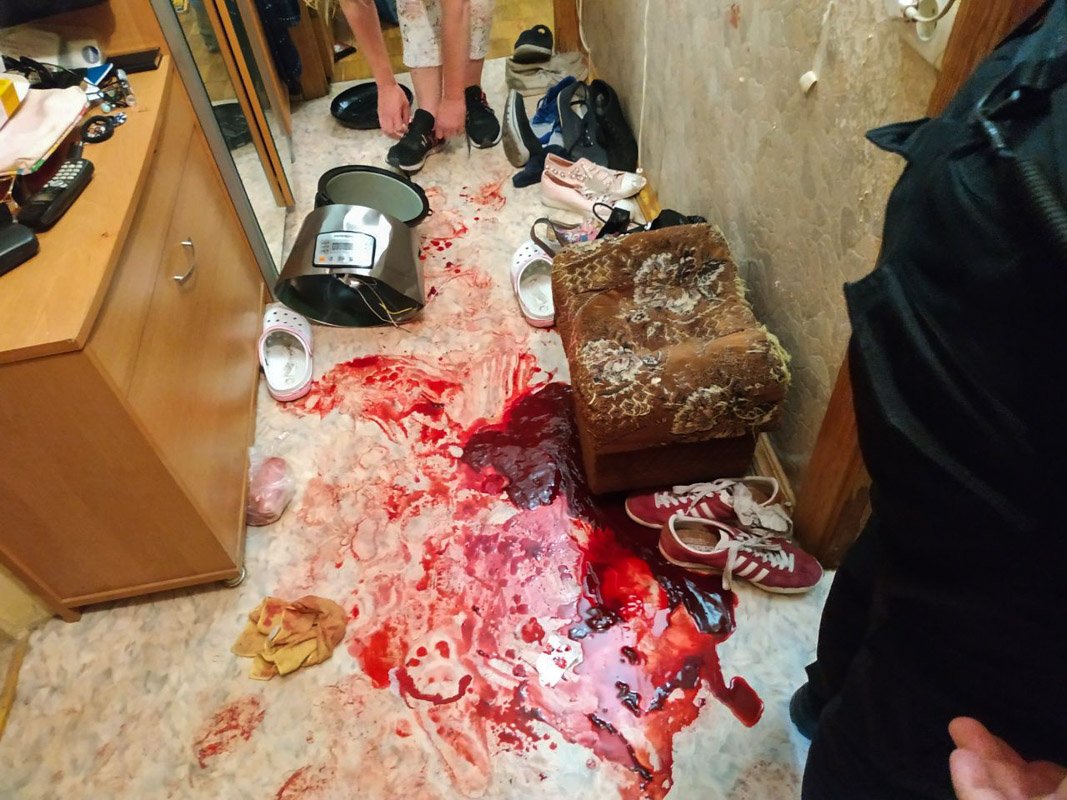 На Оболони конфликт между парой перерос в поножовщину 